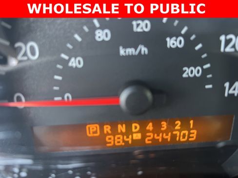 Used 2005 Nissan Titan SE image 6