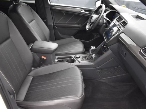 Used 2022 Volkswagen Tiguan SE R-Line AWD/4WD image 19