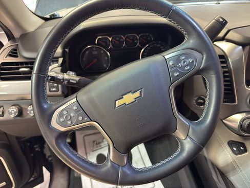 Used 2019 Chevrolet Suburban LT w/ LT Signature Package AWD/4WD image 16