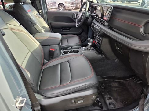 Used 2026 Jeep Gladiator Rubicon AWD/4WD image 19