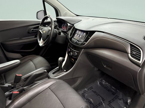 Used 2020 Chevrolet Trax LT w/ LT Convenience Package AWD/4WD image 20