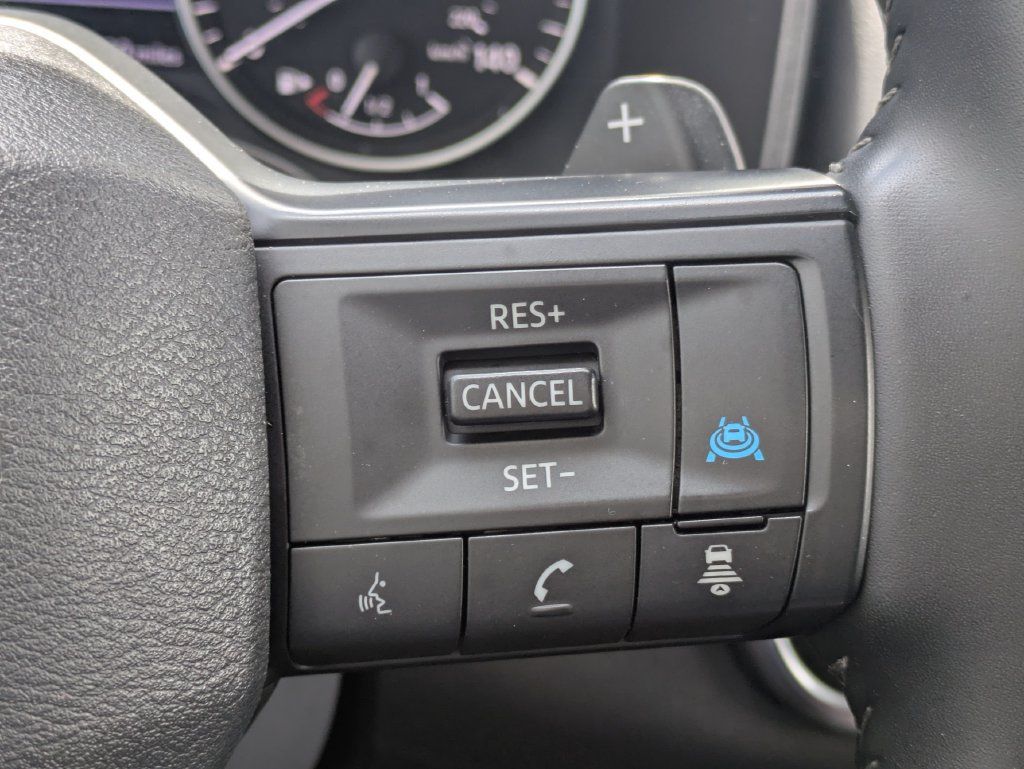 Used 2025 Nissan Rogue SV FWD image 23