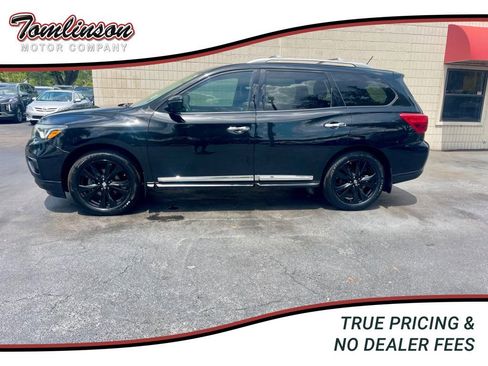Used 2017 Nissan Pathfinder Platinum w/ Midnight Edition Package FWD image 1