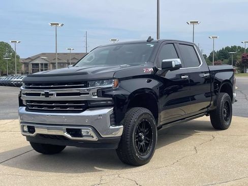 Used 2020 Chevrolet Silverado 1500 LTZ w/ LTZ Premium Package AWD/4WD image 5