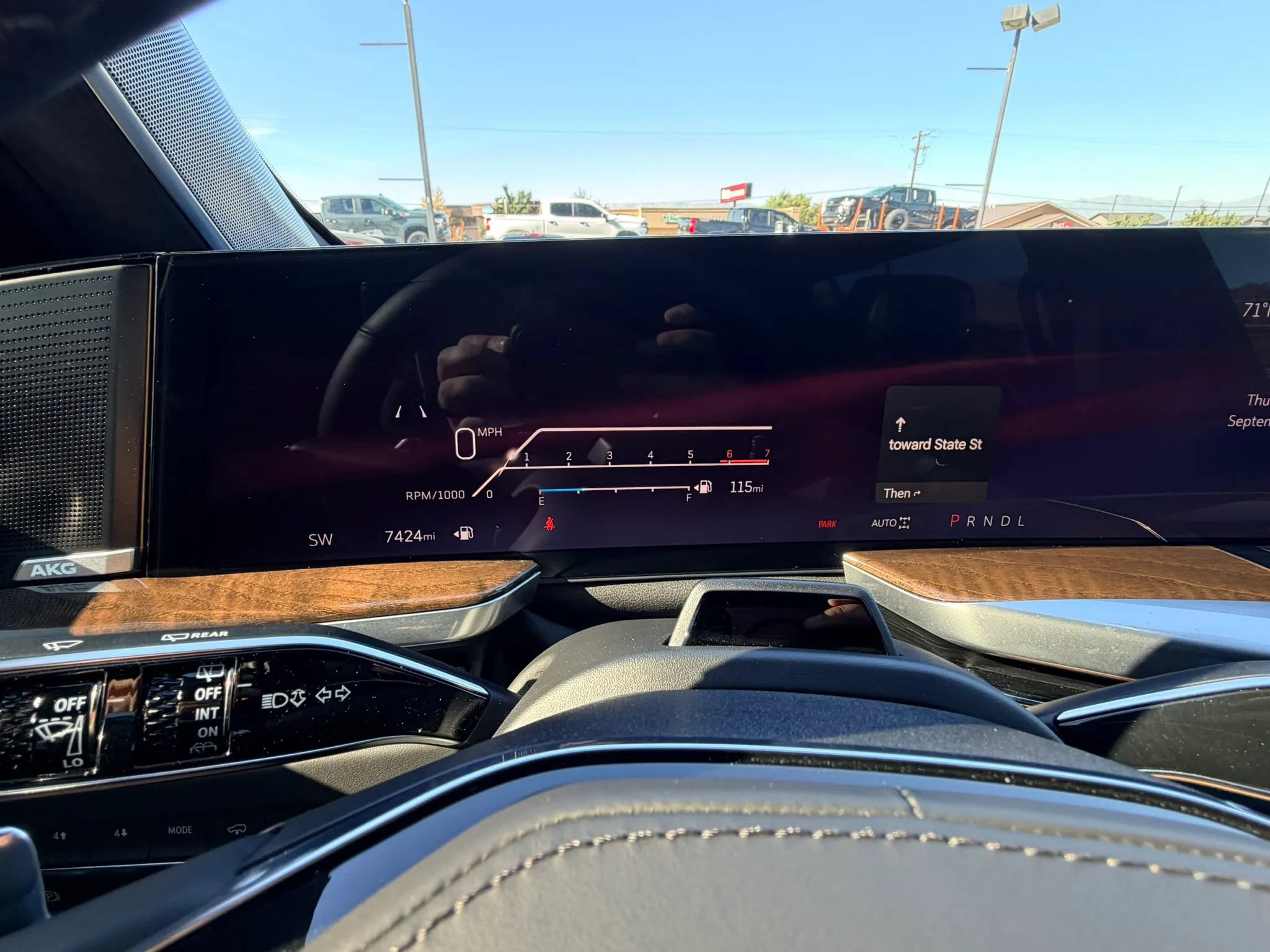 Used 2025 Cadillac Escalade ESV Sport Platinum AWD/4WD image 16