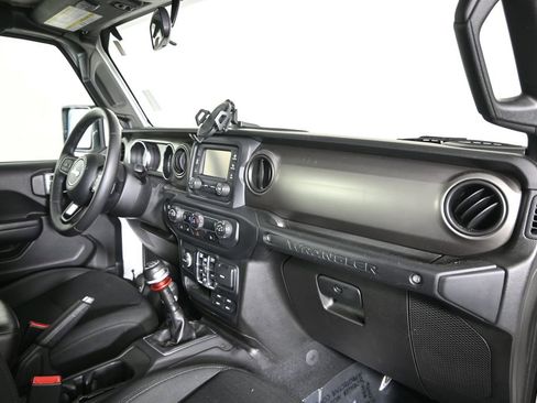 Used 2019 Jeep Wrangler Unlimited Sport S image 14