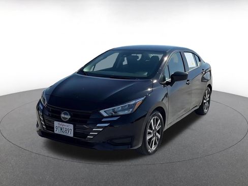 Used 2025 Nissan Versa SV FWD image 6