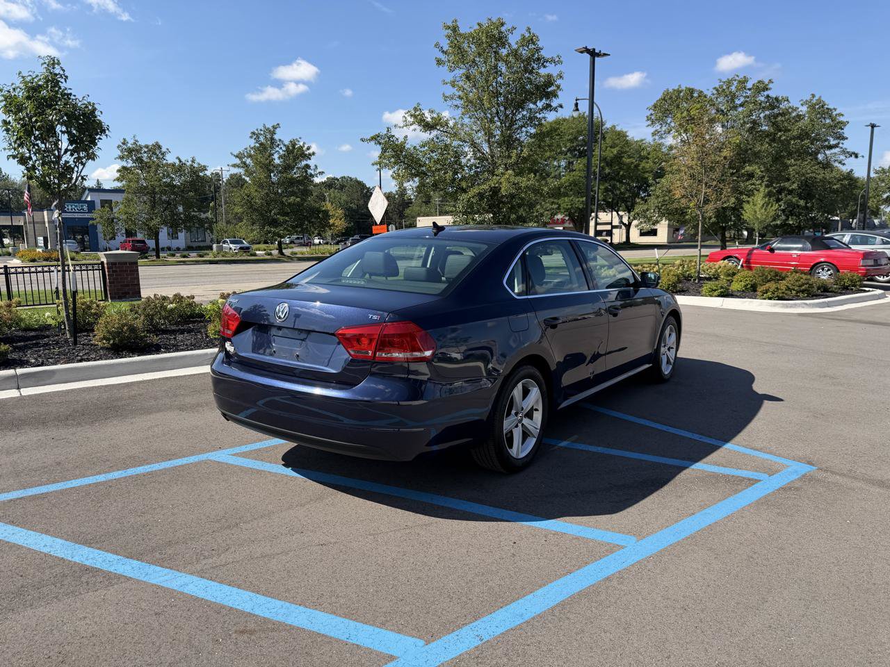 Used 2014 Volkswagen Passat 1.8T Wolfsburg Edition FWD image 5