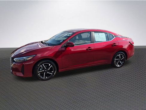 Used 2025 Nissan Sentra SV image 2