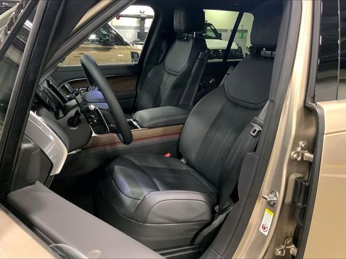 New 2026 Land Rover Range Rover SE image 9