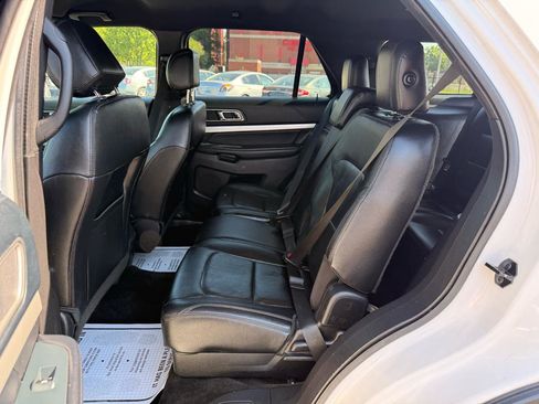 Used 2016 Ford Explorer XLT w/ Equipment Group 202A AWD/4WD image 8