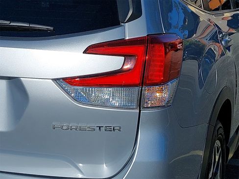 Used 2020 Subaru Forester Premium image 34