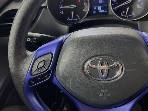 Used 2021 Toyota C-HR LE image 19