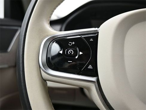 Used 2024 Volvo XC90 B5 Plus w/ Protection Package Premier image 26