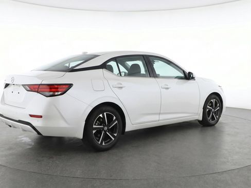 Used 2025 Nissan Sentra SV FWD image 9
