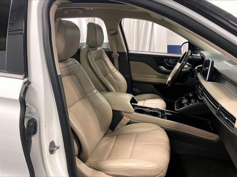 Used 2020 Lincoln Corsair AWD w/ Premium Package image 11