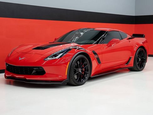 Used 2019 Chevrolet Corvette Grand Sport RWD image 18