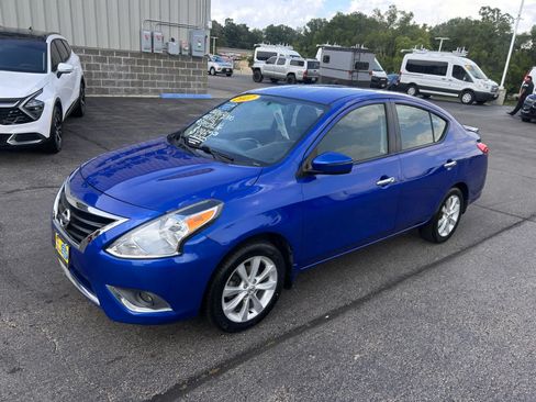 Used 2017 Nissan Versa FWD image 3