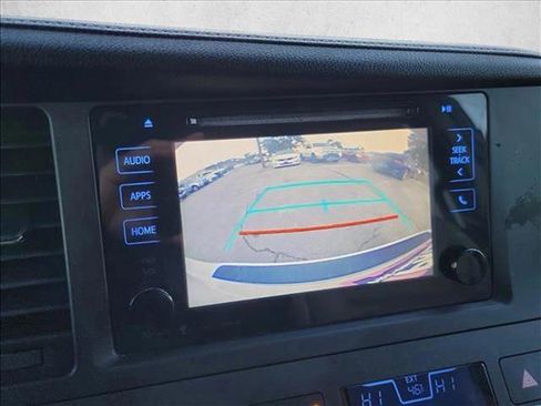 Used 2016 Toyota Sienna XLE image 22