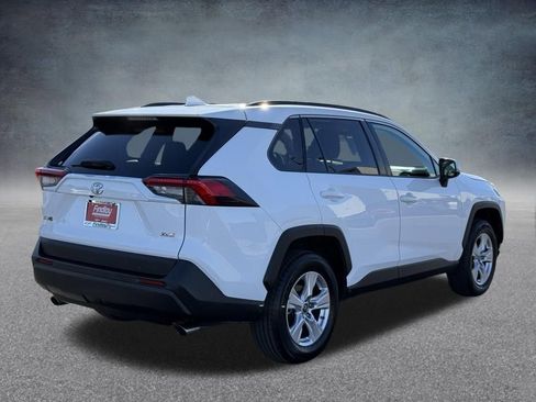 Used 2019 Toyota RAV4 XLE image 3