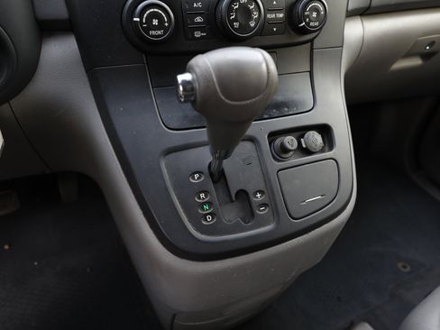 Used 2008 Kia Sedona LX image 17