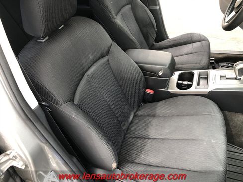 Used 2011 Subaru Outback 2.5i AWD/4WD image 22