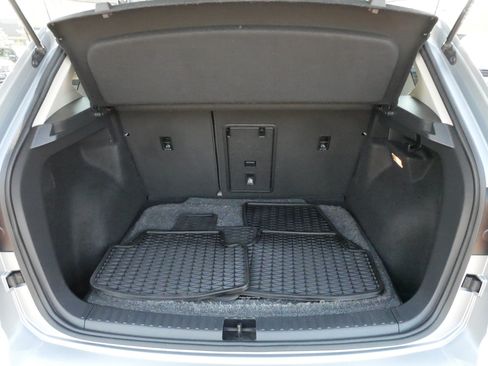Certified 2022 Volkswagen Taos SE AWD/4WD image 18