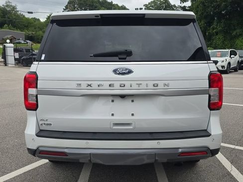 Certified 2022 Ford Expedition XLT RWD image 4