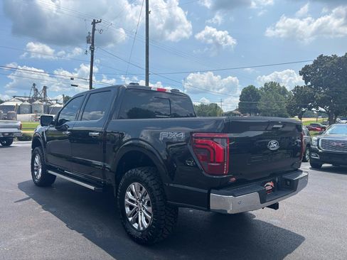 Used 2024 Ford F150 Lariat w/ FX4 Off-Road Package AWD/4WD image 9