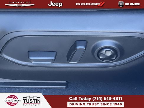 Used 2023 Jeep Grand Cherokee L Laredo AWD/4WD image 30