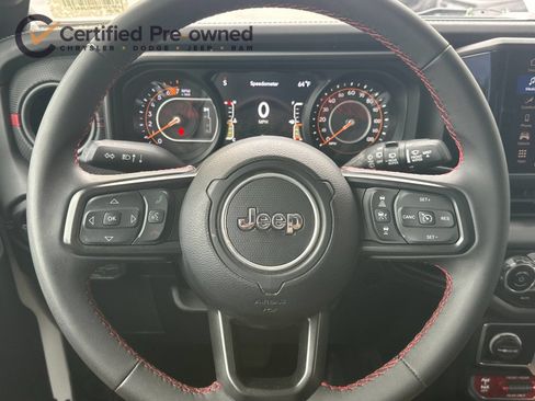 Certified 2025 Jeep Wrangler Unlimited Rubicon AWD/4WD image 24