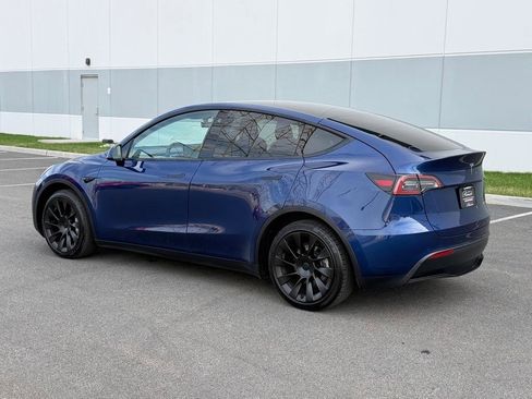 Used 2022 Tesla Model Y Long Range AWD/4WD image 9