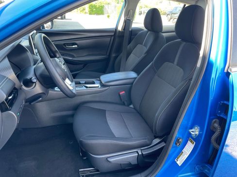 Used 2025 Nissan Sentra SV FWD image 35