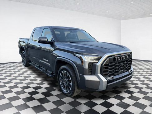 Used 2023 Toyota Tundra Limited w/ Power Package RWD image 3