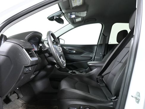 Used 2023 GMC Terrain SLE w/ Driver Convenience Package image 3