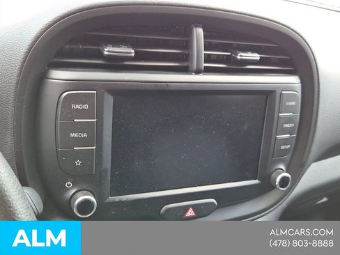 Used 2025 Kia Soul LX w/ LX Technology Package FWD image 22
