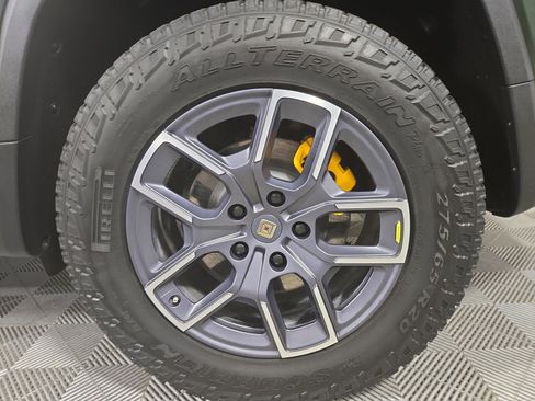 Used 2023 Rivian R1T Adventure image 10