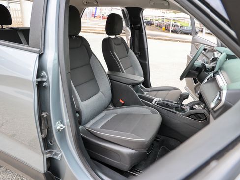 Used 2025 Chevrolet TrailBlazer LT AWD/4WD image 42