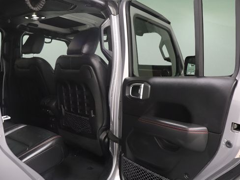 Used 2020 Jeep Gladiator Rubicon w/ Dual Top Group AWD/4WD image 16