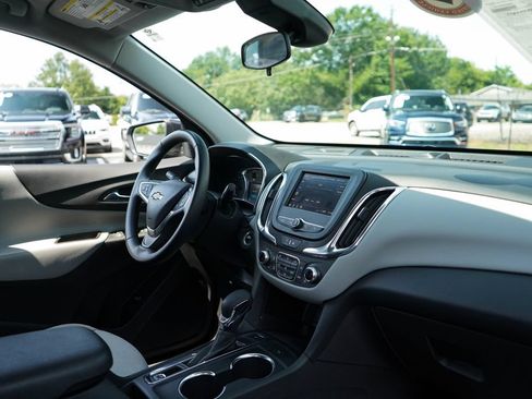Used 2023 Chevrolet Equinox LT w/ Driver Convenience Package AWD/4WD image 13