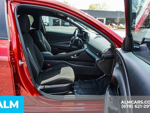 Used 2025 Hyundai Elantra Sport FWD image 22