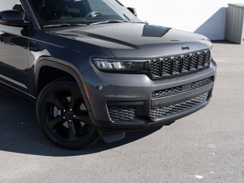 Used 2021 Jeep Grand Cherokee L Laredo AWD/4WD image 3