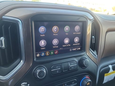 Used 2020 Chevrolet Silverado 1500 High Country w/ Technology Package image 22