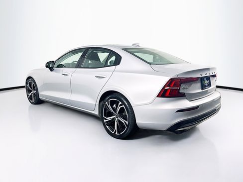 Used 2024 Volvo S60 B5 Core image 5