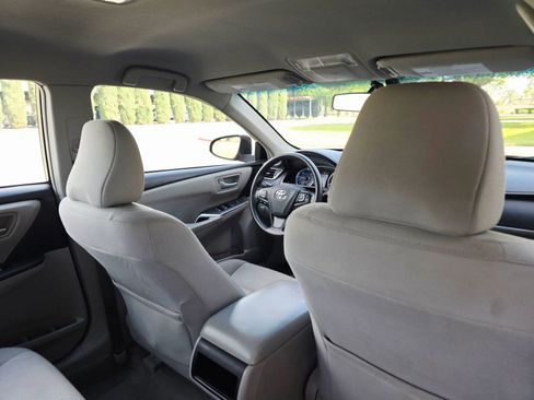 Used 2017 Toyota Camry LE FWD image 36