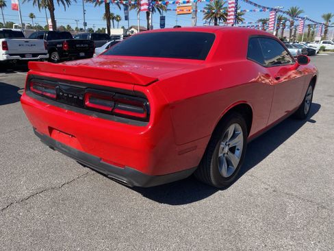 Used 2022 Dodge Challenger SXT RWD image 6