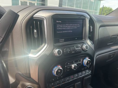 Used 2019 GMC Sierra 1500 Denali w/ Denali Ultimate Package AWD/4WD image 3