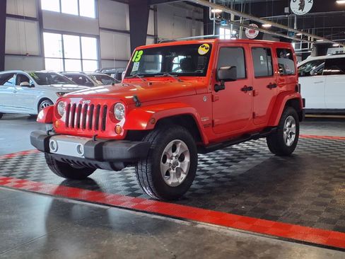 Used 2013 Jeep Wrangler Unlimited Sahara image 3