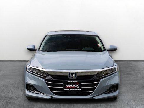 Used 2022 Honda Accord Touring image 2