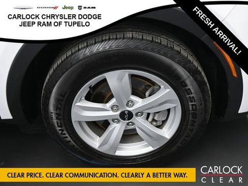 Used 2023 Kia Sorento LX image 53